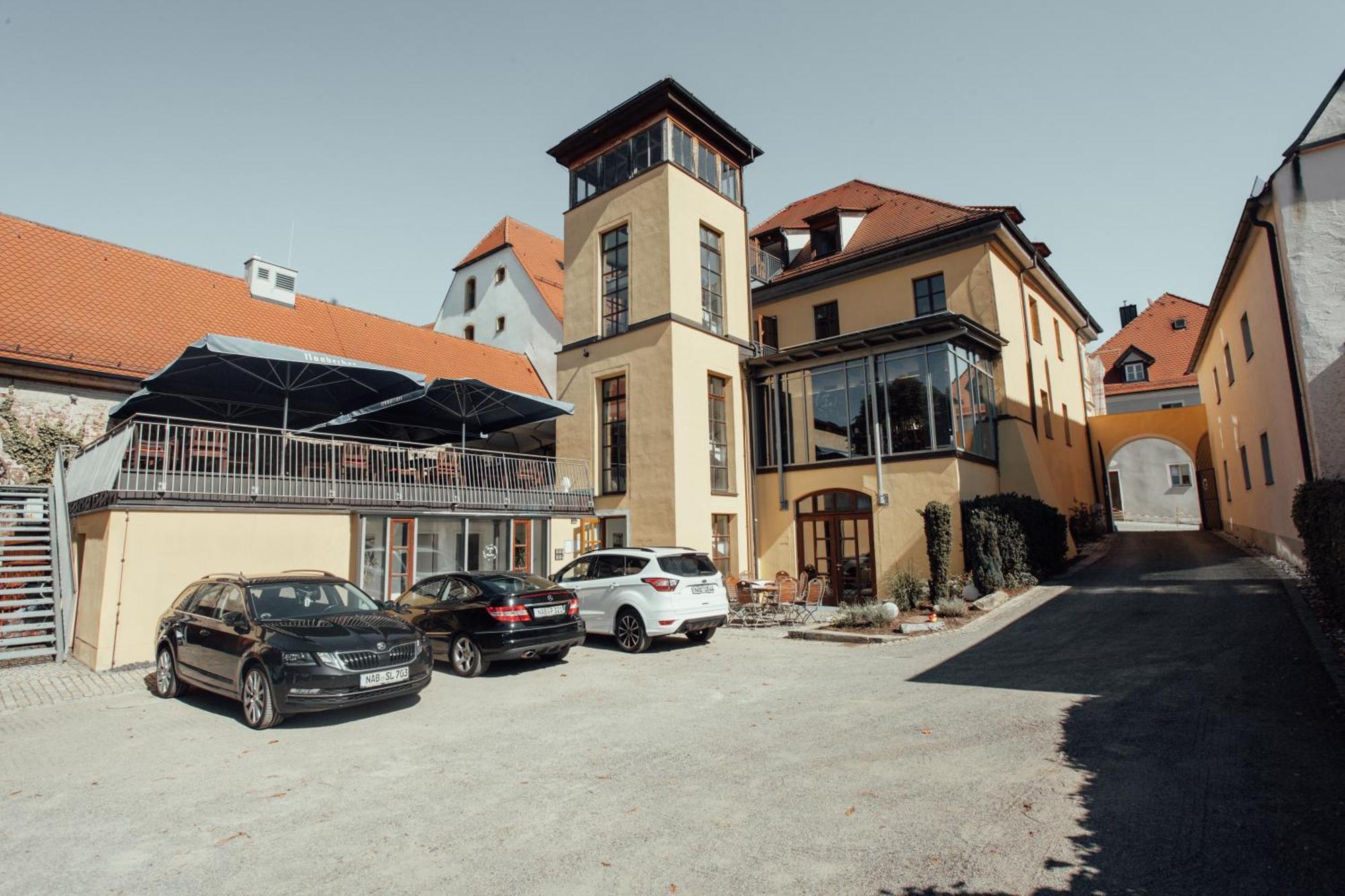 Hotel "Alter Pfarrhof" Nabburg Exterior photo